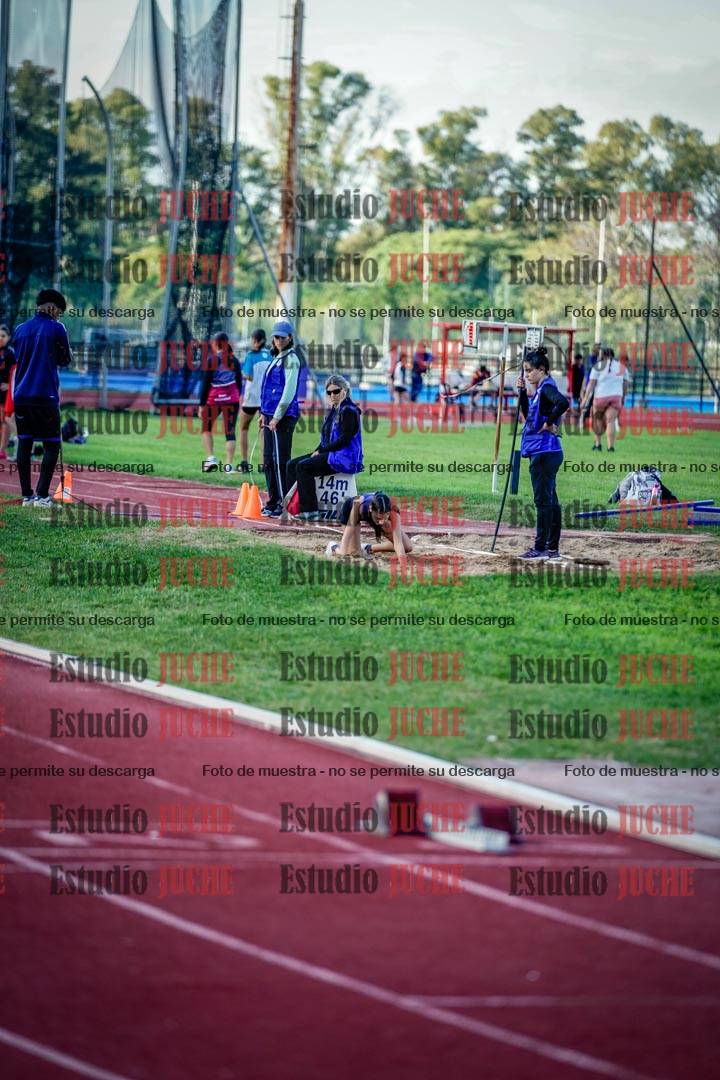 Fotos del salto en largo de mujeres