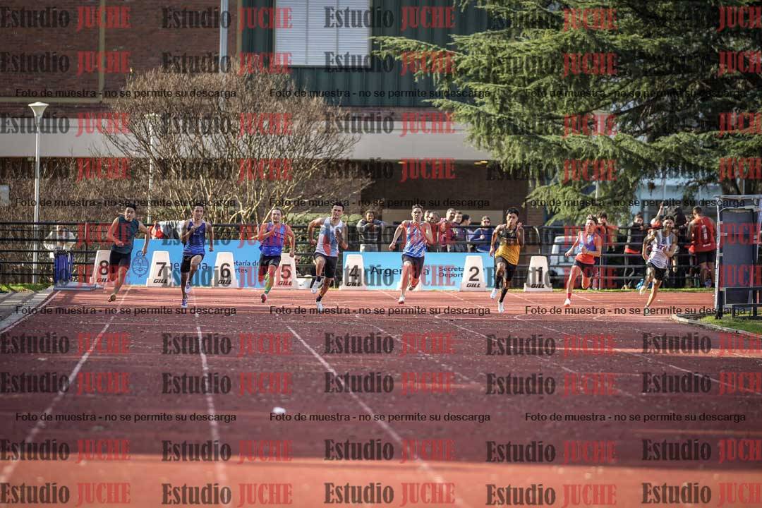 Fotos de los 200 m llanos de varones - FINAL