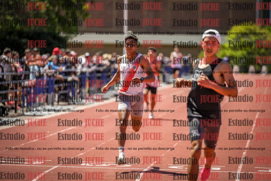 Fotos de los 400 m llanos de varones