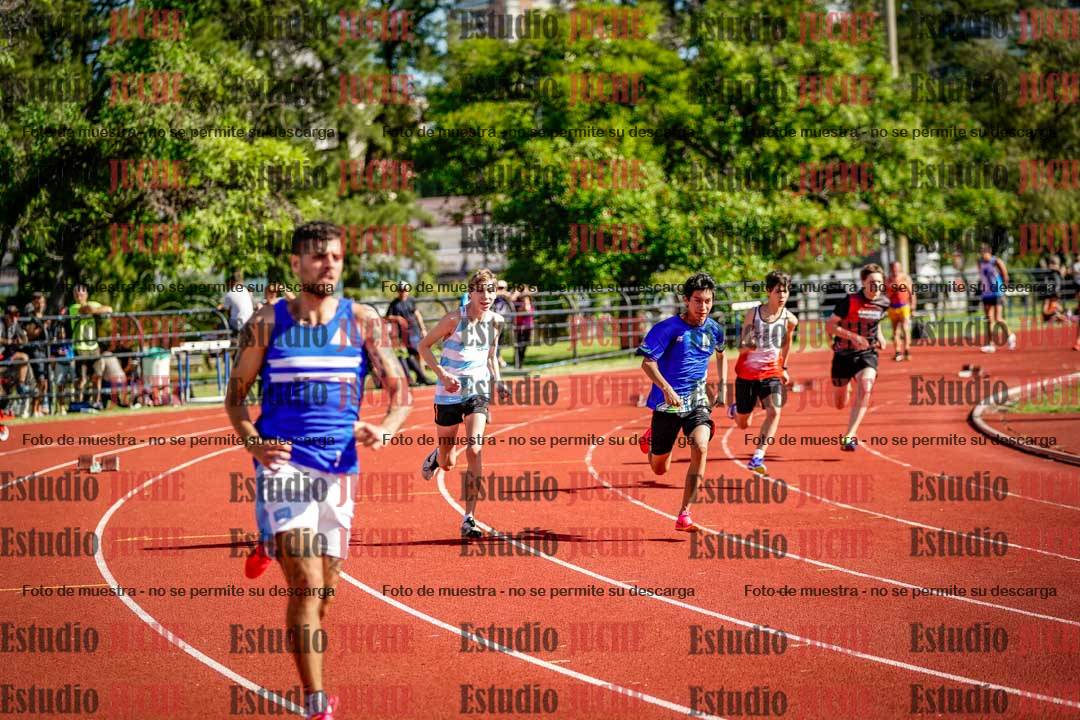 Fotos de los 200 m llanos de varones