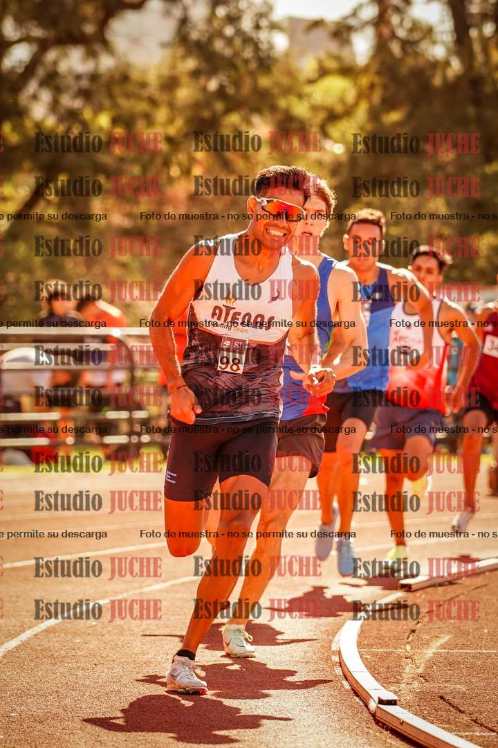 Fotos de los 800 m llanos de varones