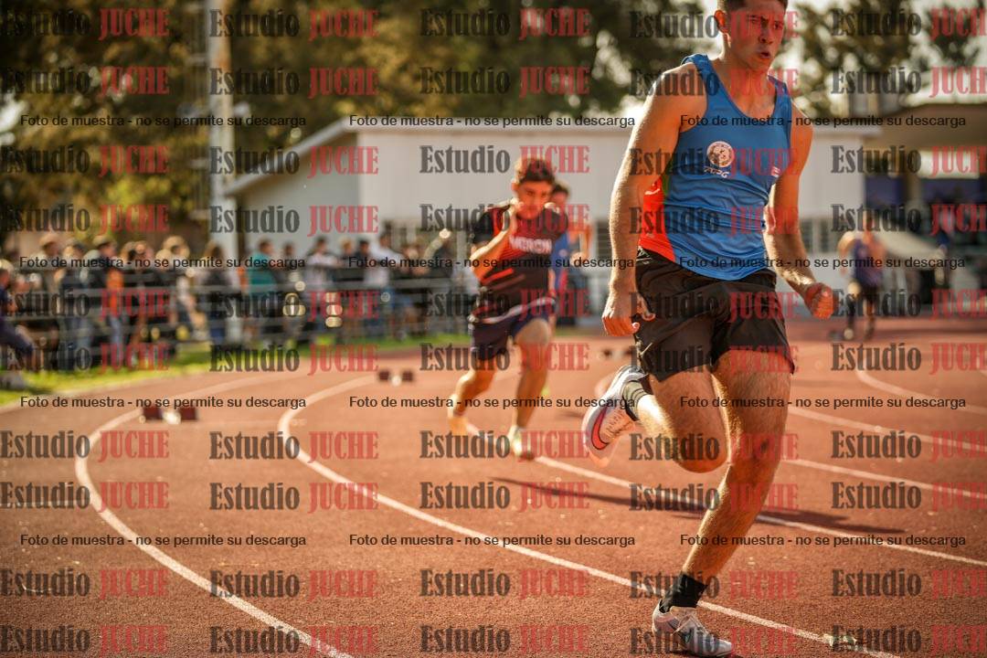 Fotos de los 400 m llanos de varones