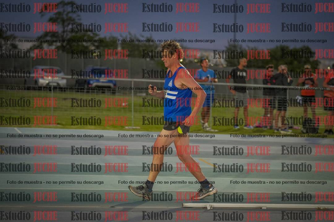 Fotos de los 3000 m llanos de varones