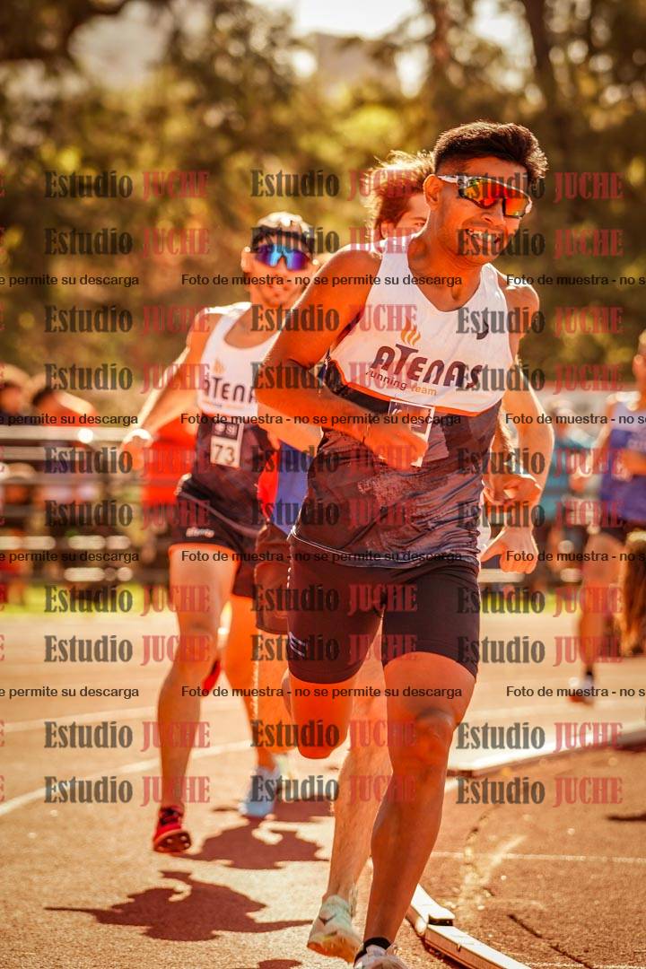 Fotos de los 800 m llanos de varones