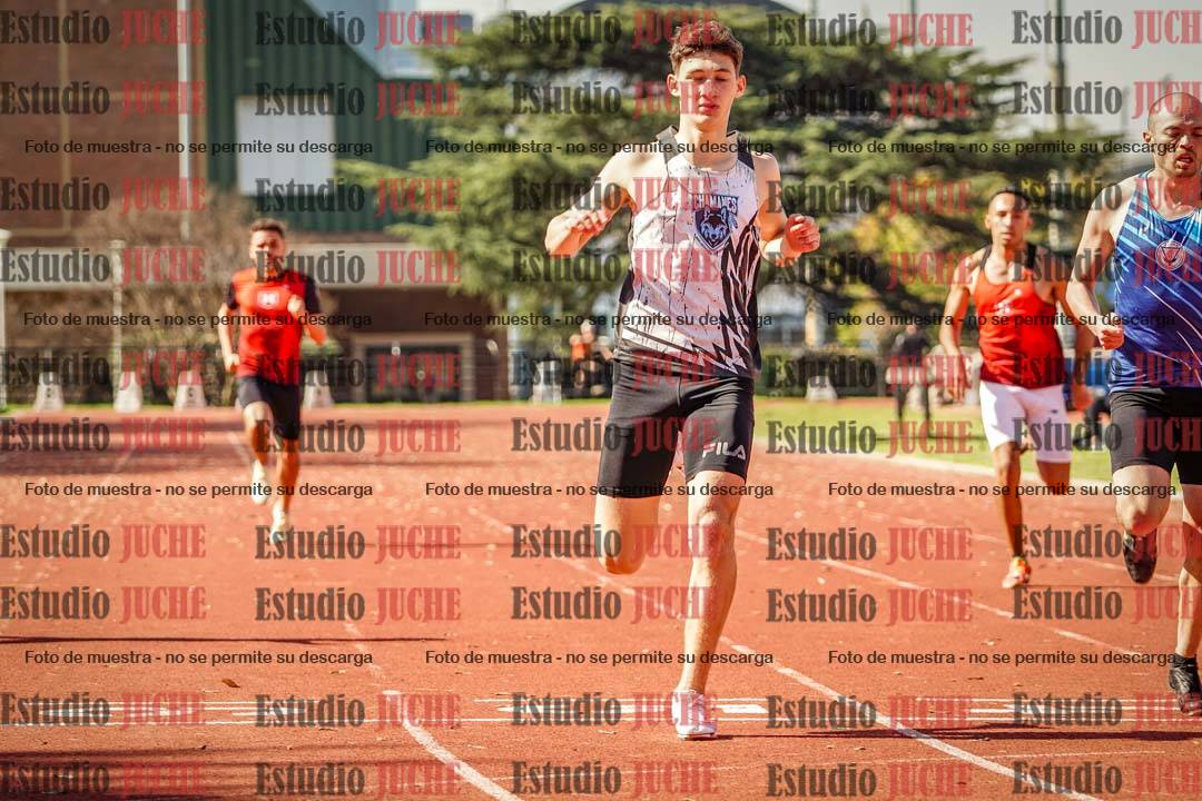 Fotos de los 400 m llanos de varones