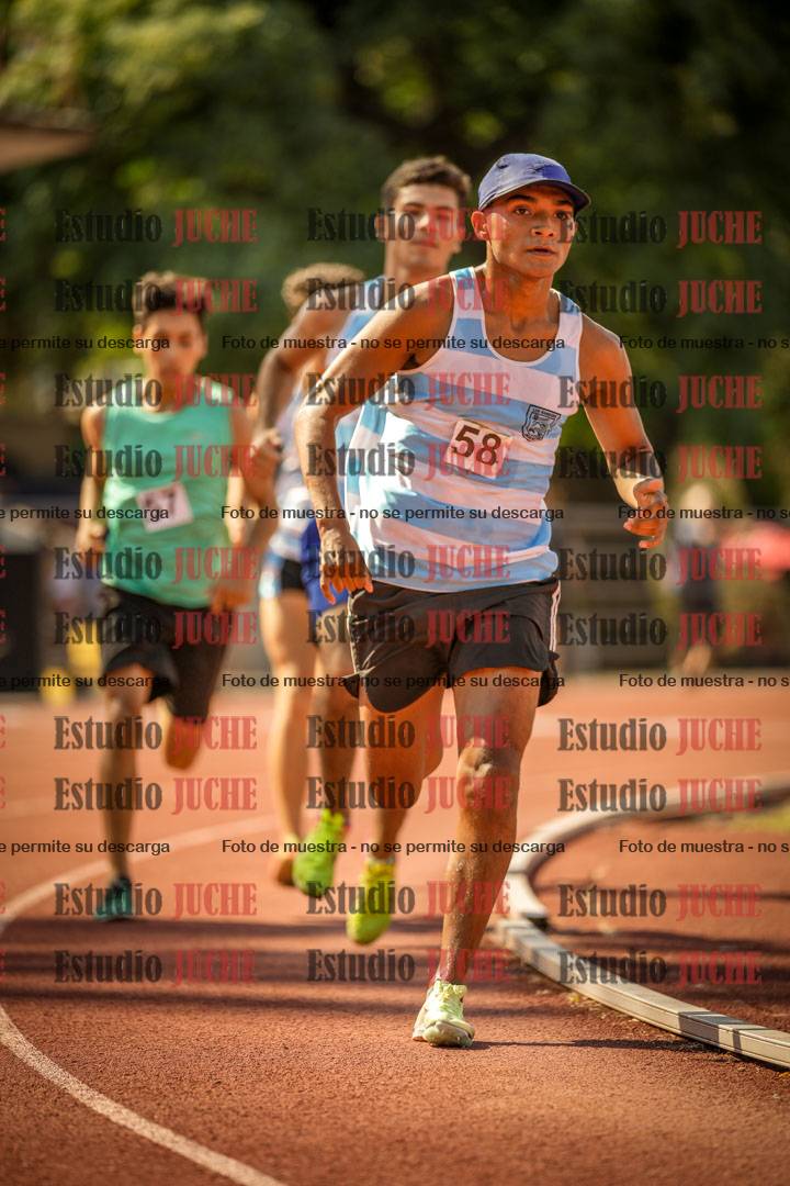 Fotos de los 800 m llanos de varones