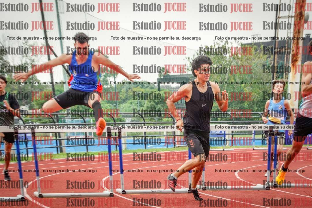 Fotos de los 400 m con vallas de varones