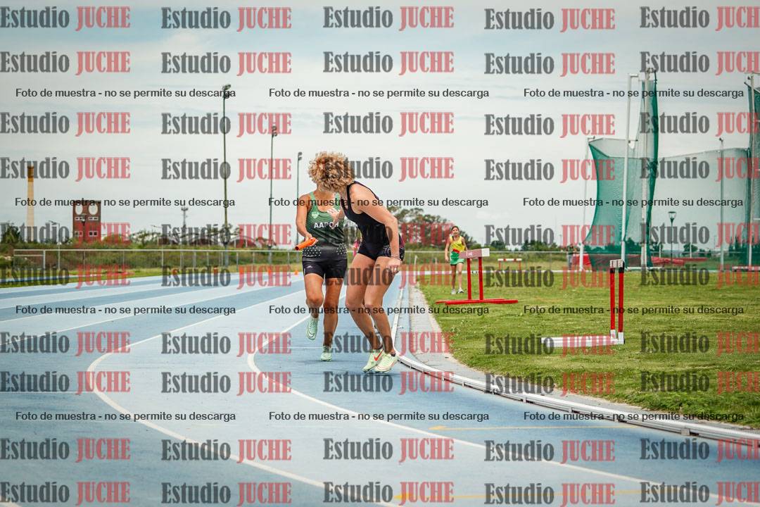 Fotos de las postas 4x200 m llanos de mujeres