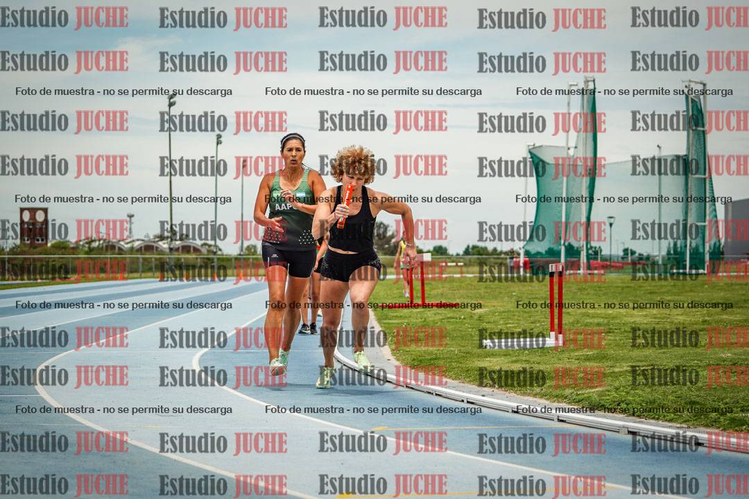 Fotos de las postas 4x200 m llanos de mujeres