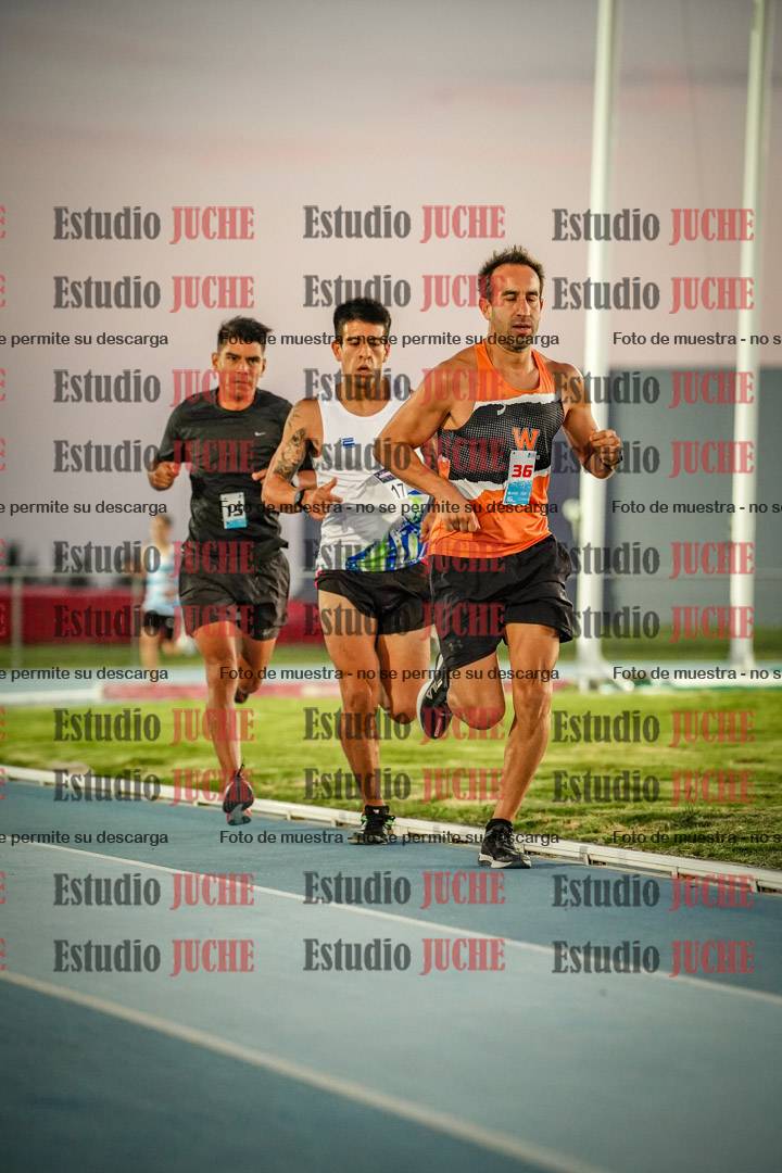 Fotos de los 3000 m llanos de varones