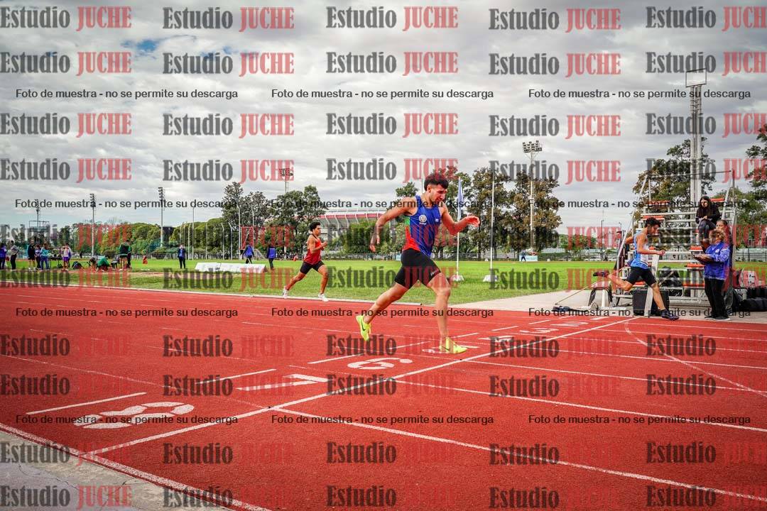 Fotos de los 400 m llanos de varones
