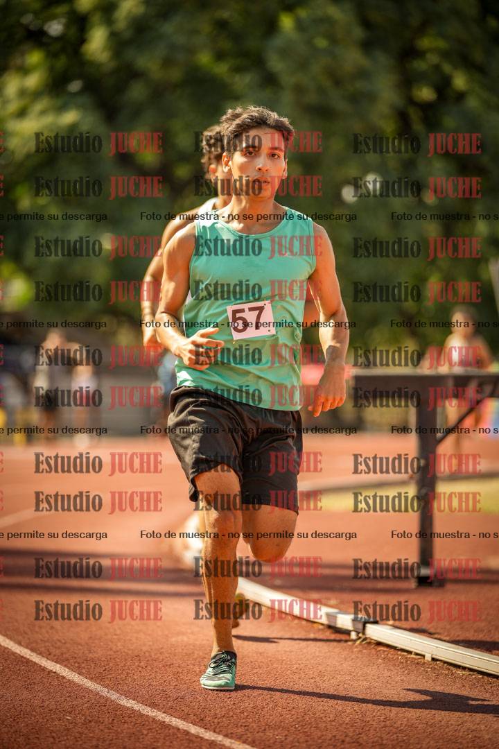 Fotos de los 800 m llanos de varones