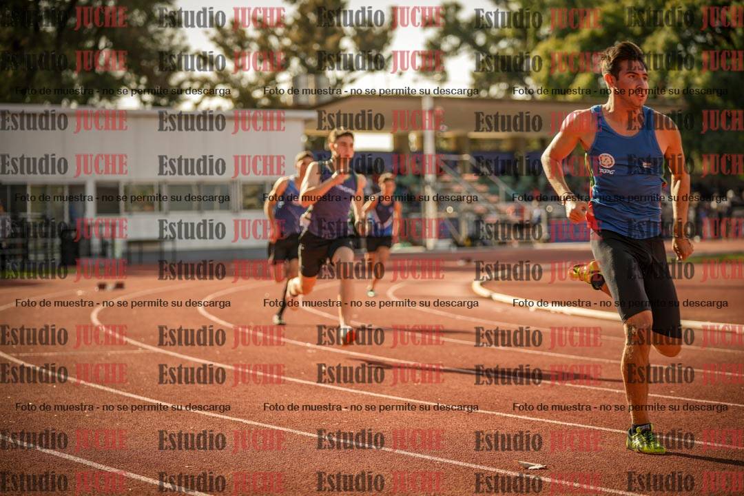 Fotos de los 400 m llanos de varones