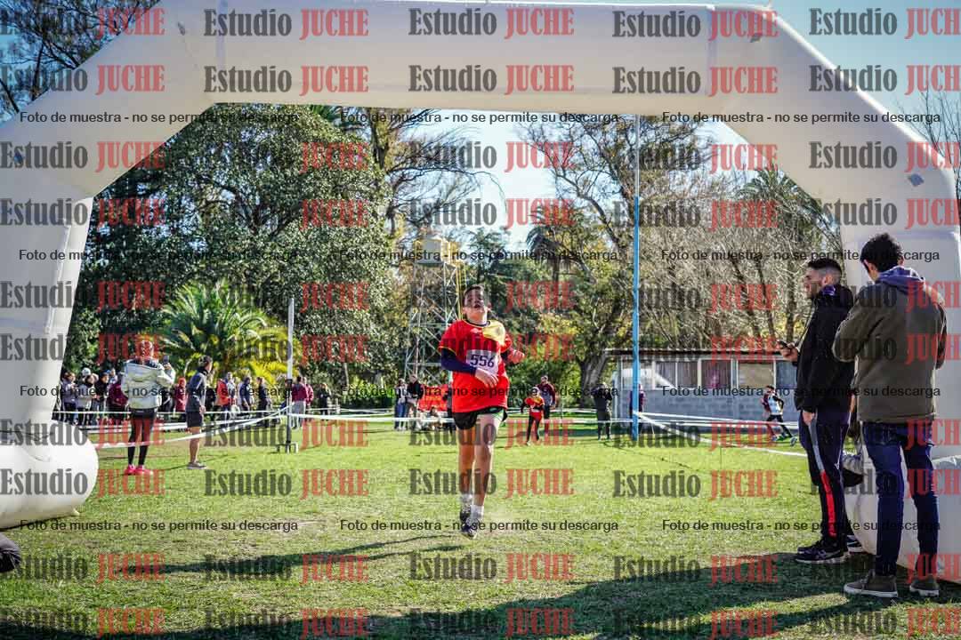 Fotos de la llegada del cross de 1000 m