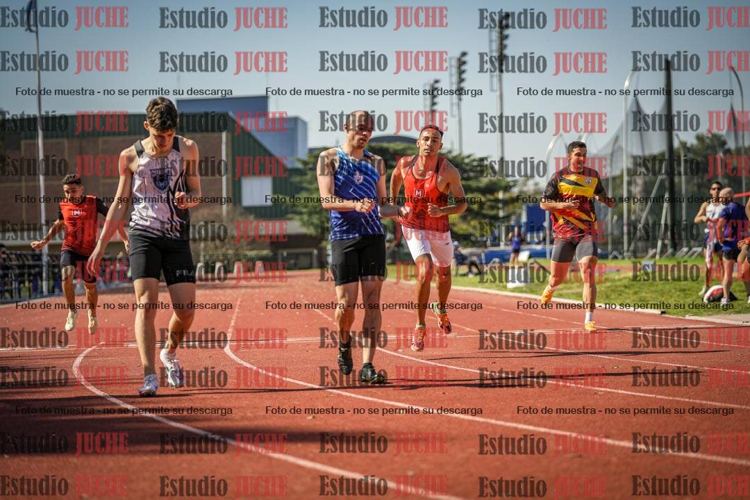 Fotos de los 400 m llanos de varones