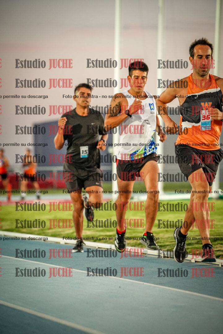 Fotos de los 3000 m llanos de varones