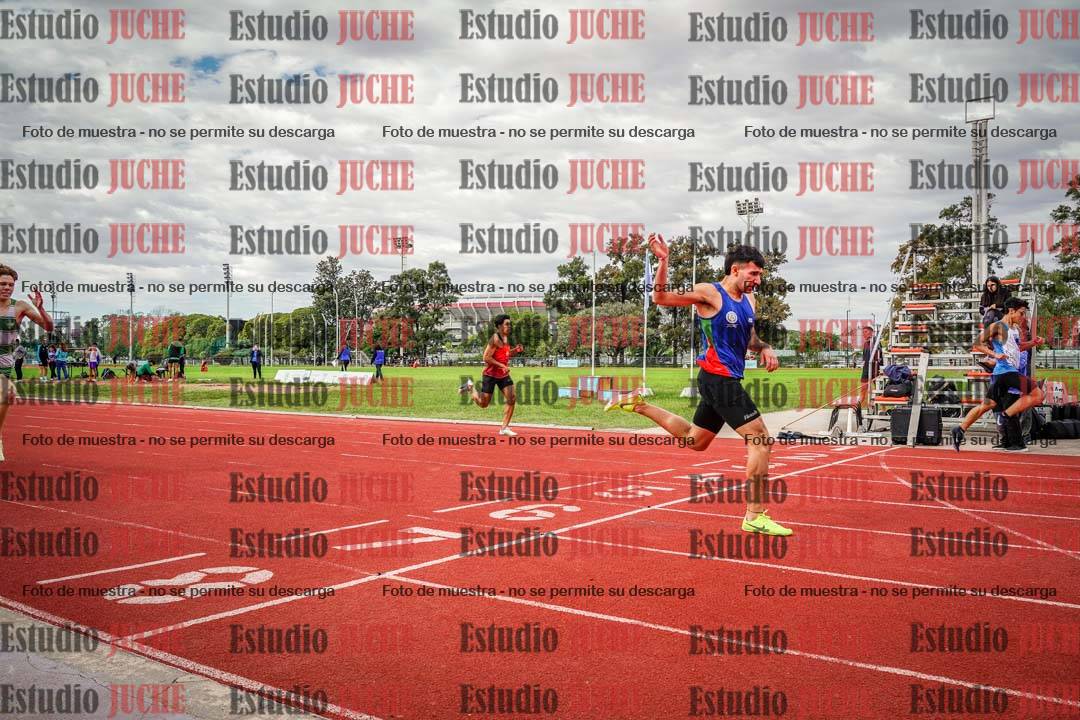 Fotos de los 400 m llanos de varones