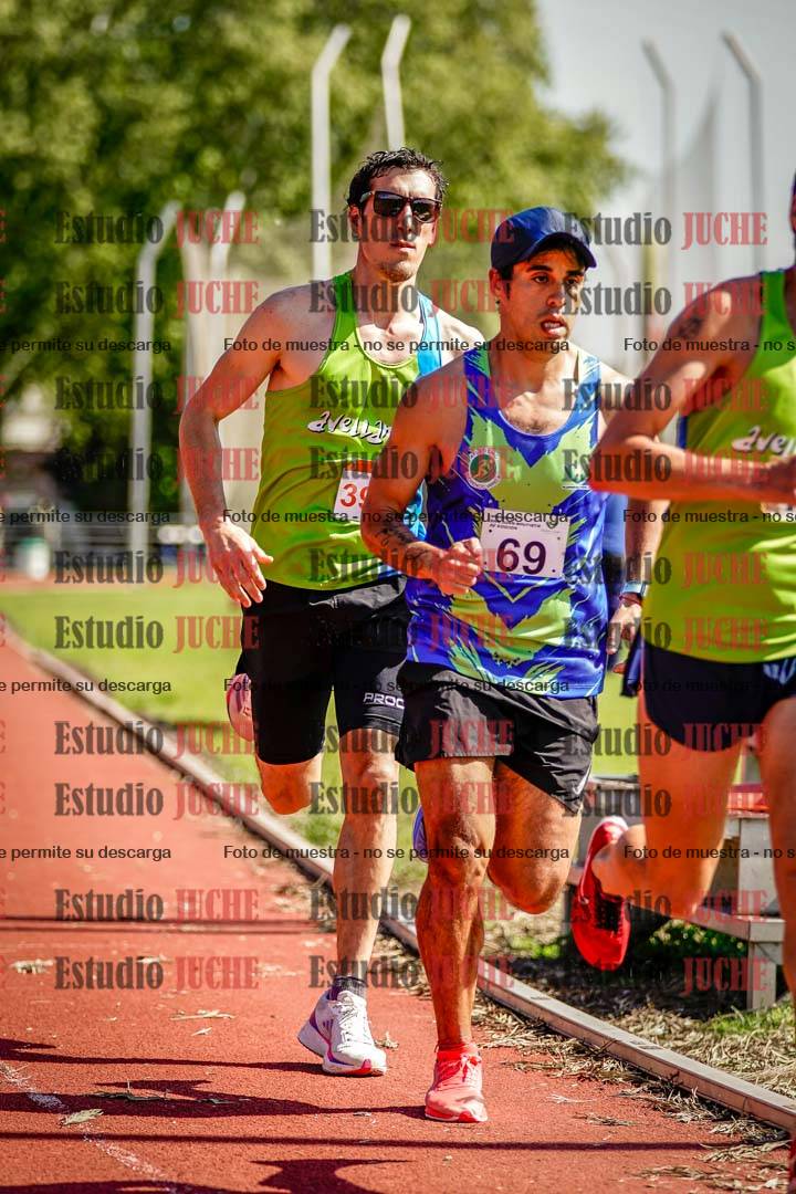 Fotos de los 5000 m llanos de mujeres y varones