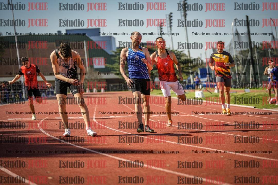 Fotos de los 400 m llanos de varones