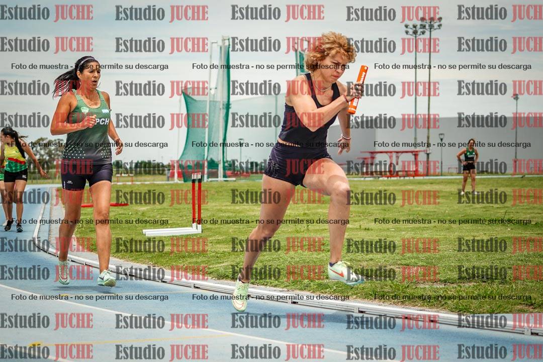 Fotos de las postas 4x200 m llanos de mujeres