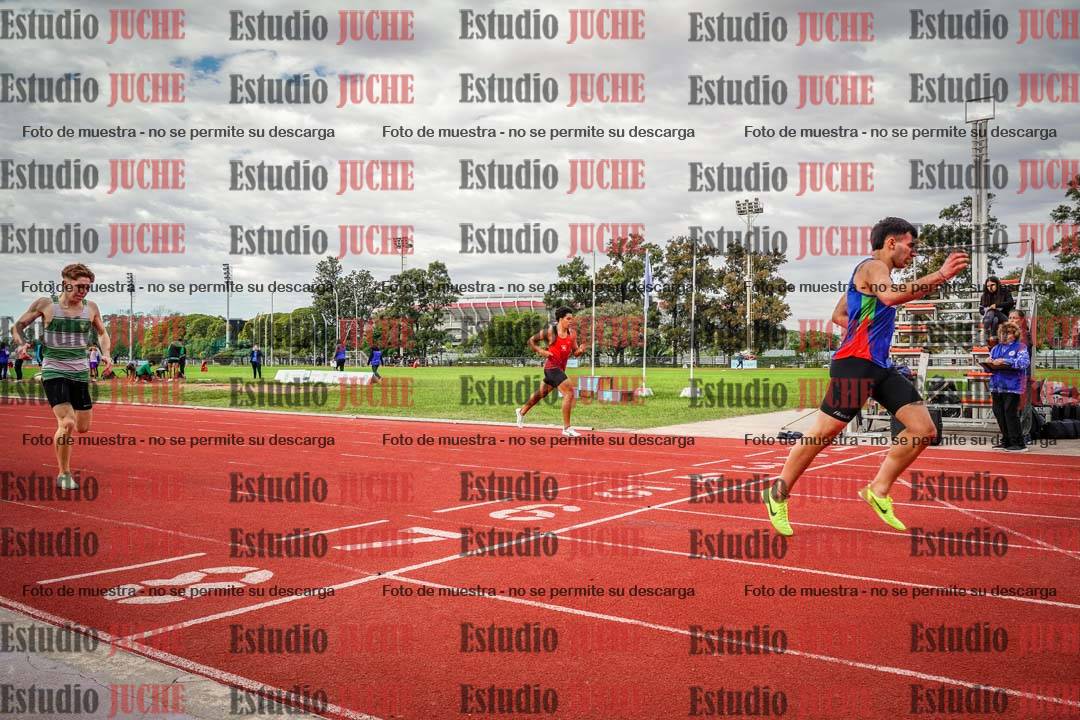 Fotos de los 400 m llanos de varones