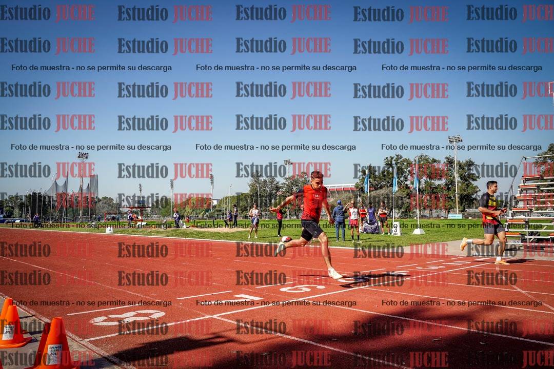 Fotos de los 400 m llanos de varones