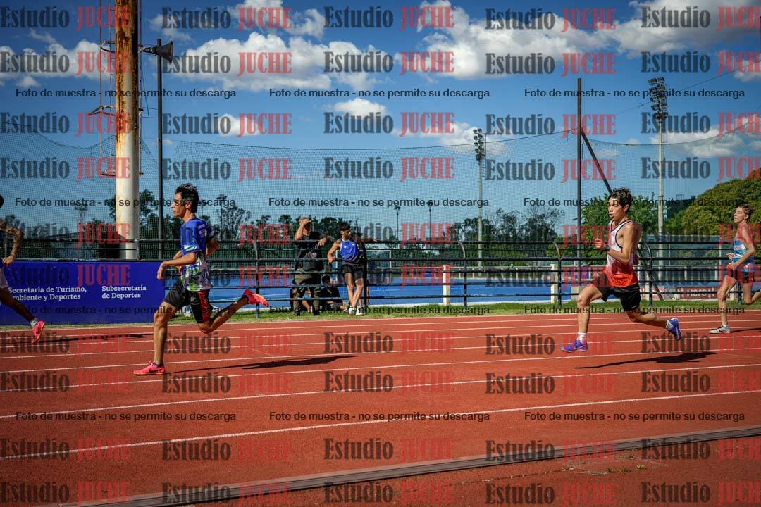Fotos de los 200 m llanos de varones