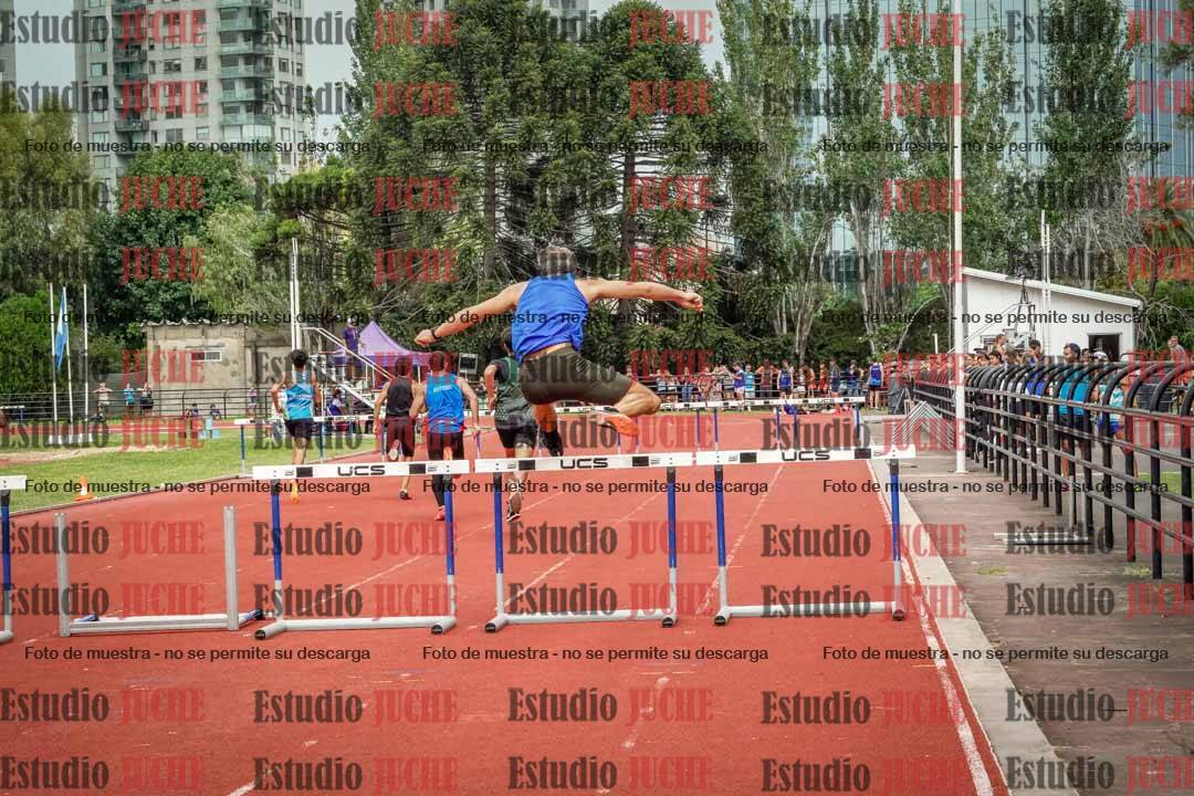 Fotos de los 400 m con vallas de varones