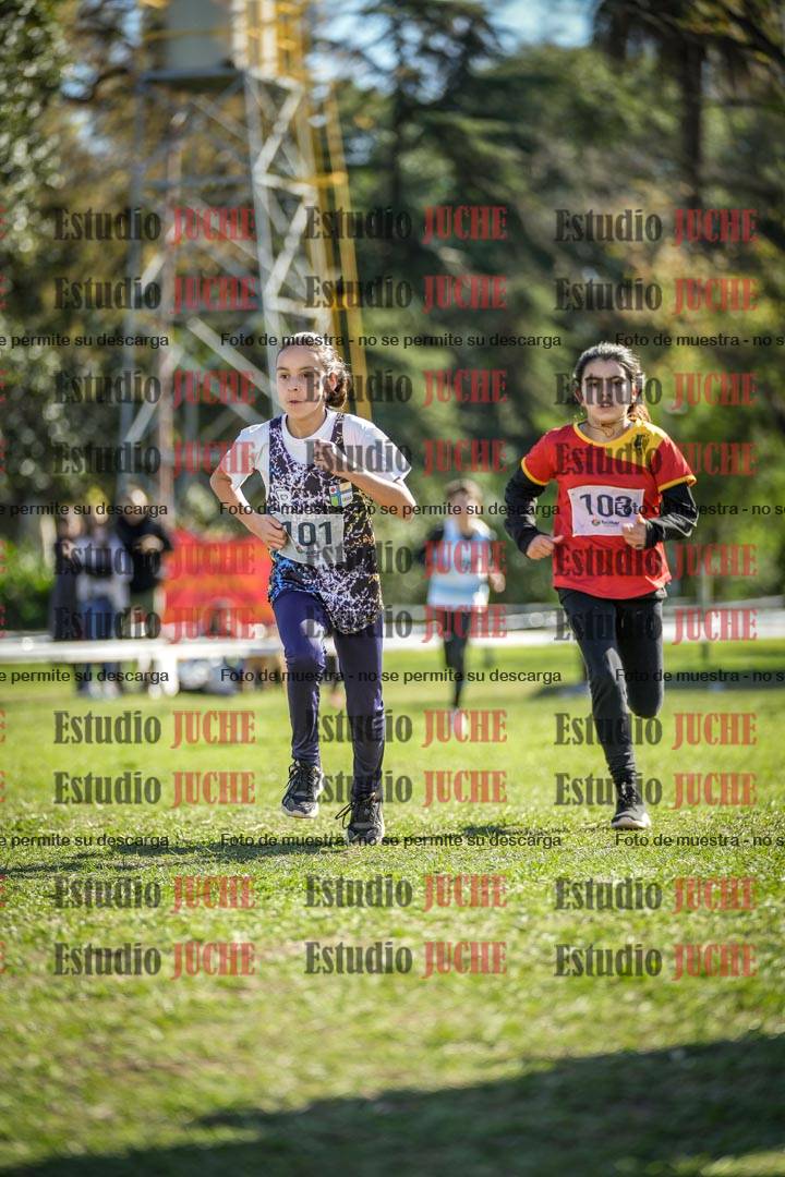 Fotos de la llegada del cross de 1000 m
