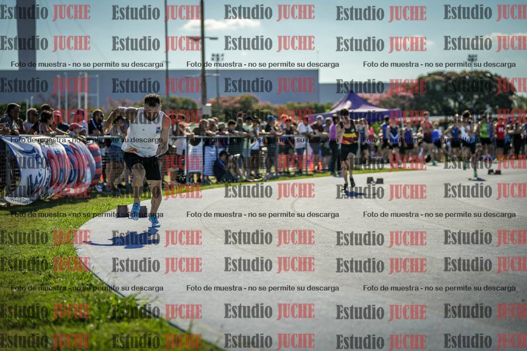 Fotos de los 400 m llanos de varones