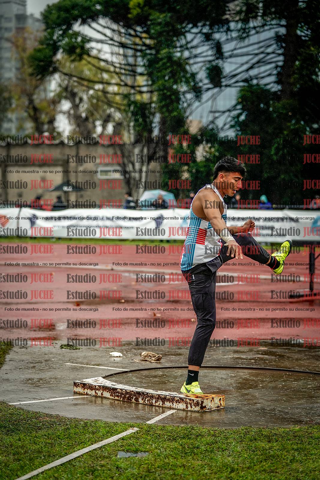 Fotos del lanzamiento de bala de varones - decatlón 3