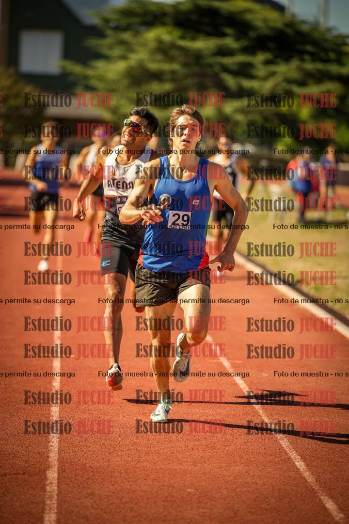Fotos de los 800 m llanos de varones