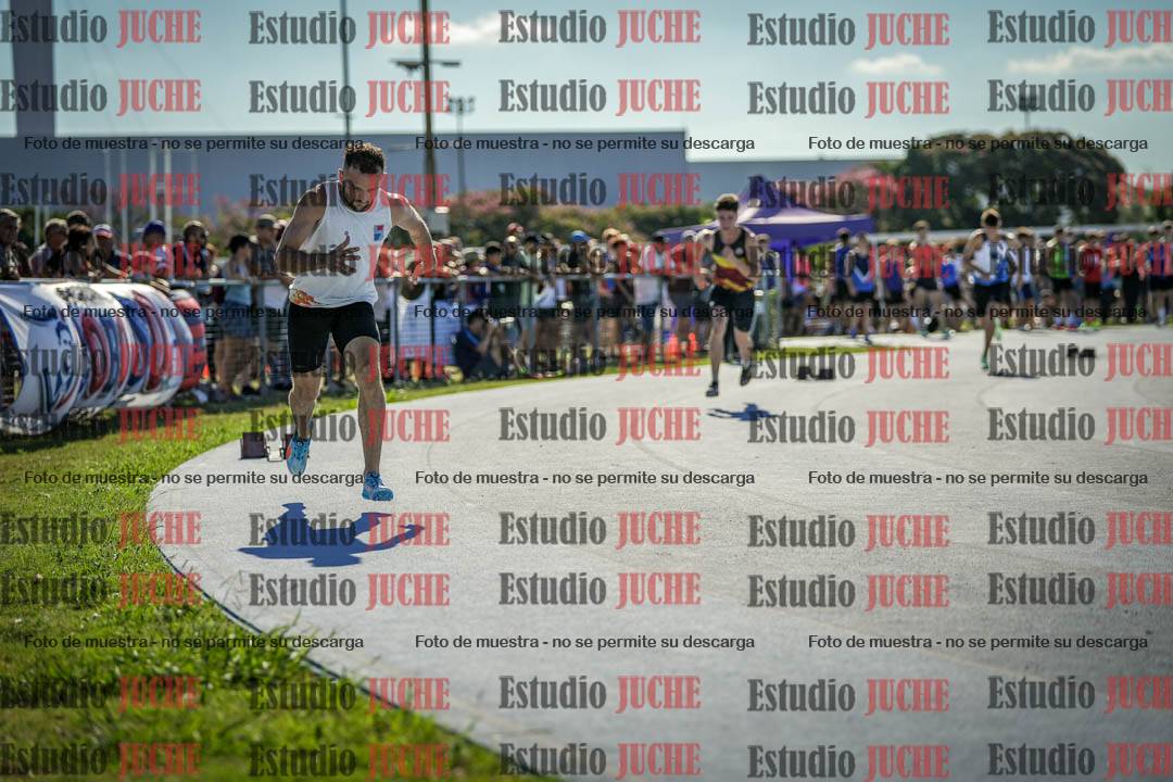 Fotos de los 400 m llanos de varones