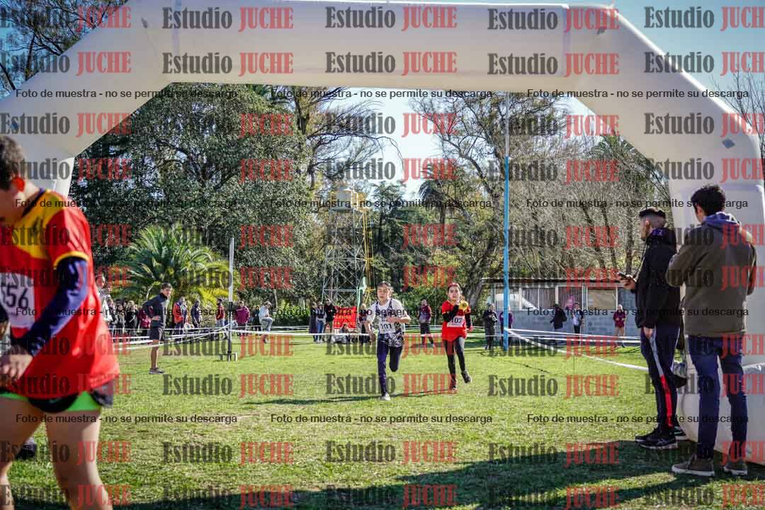 Fotos de la llegada del cross de 1000 m