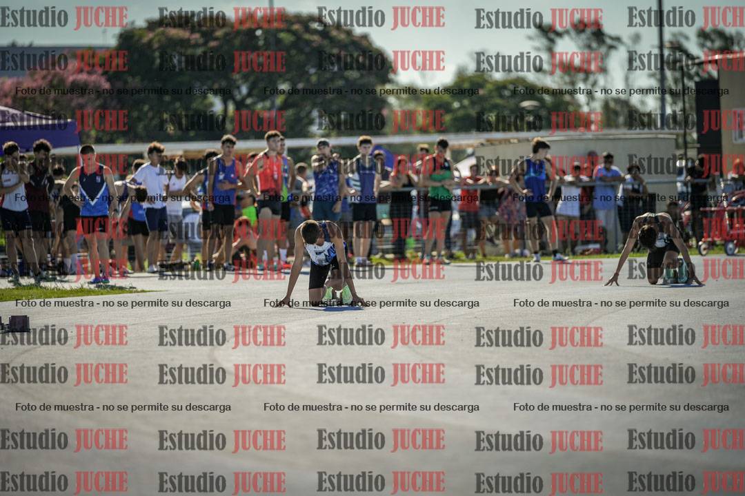 Fotos de los 400 m llanos de varones