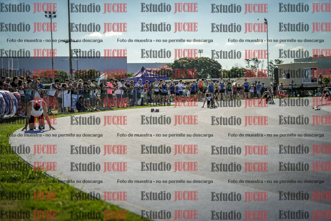 Fotos de los 400 m llanos de varones