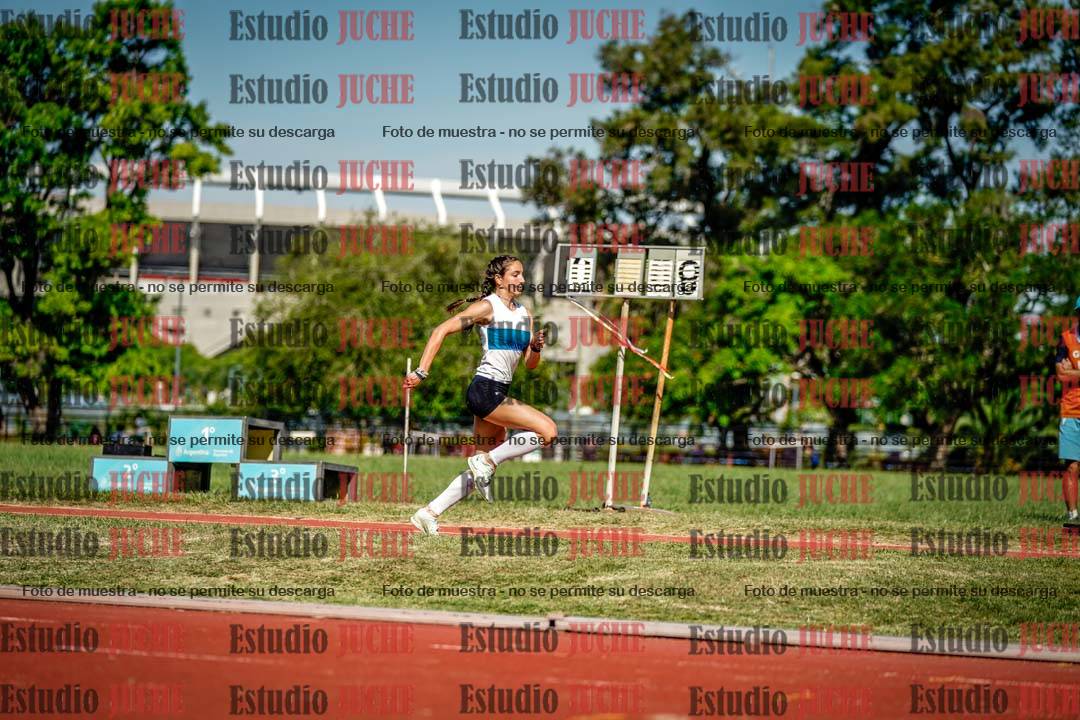 Fotos del salto en largo de mujeres
