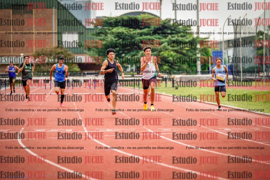 Fotos de los 400 m con vallas de varones