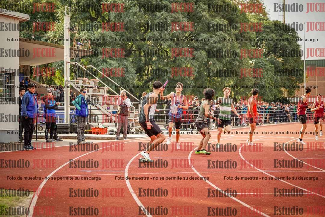 Fotos de las postas 4x400 m llanos de varones