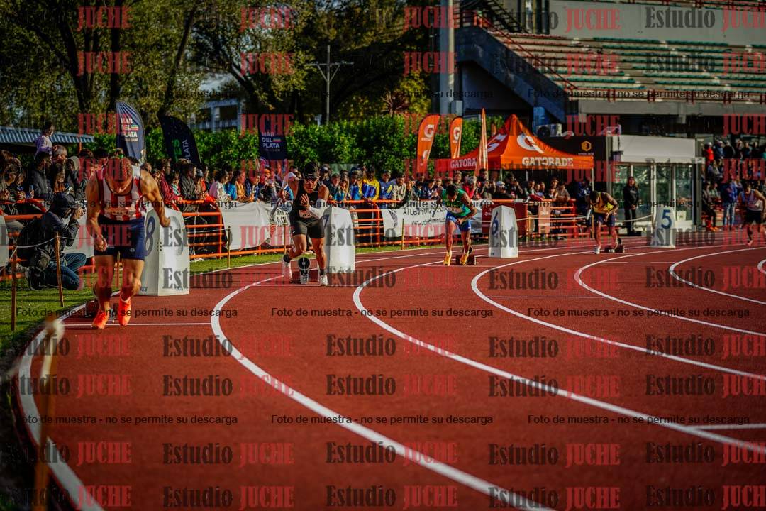 Fotos de los relevos 4x100 m de varones
