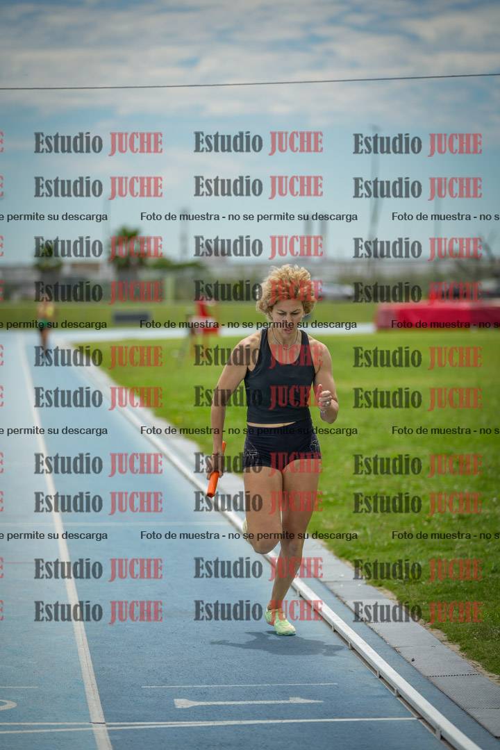Fotos de las postas 4x200 m llanos de mujeres