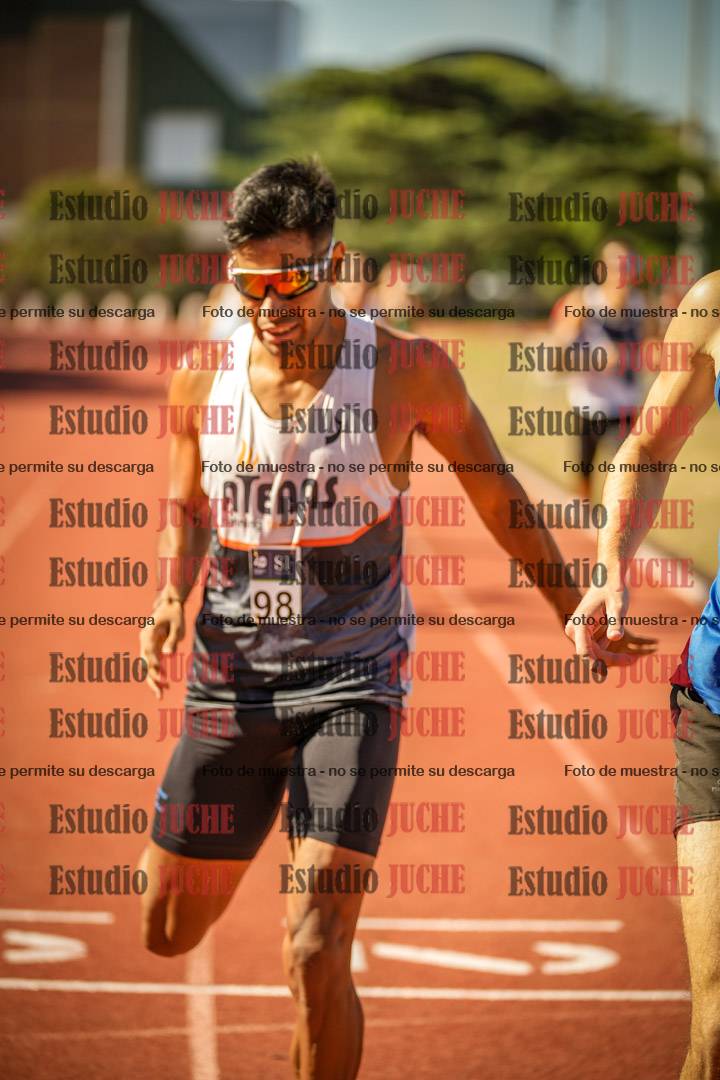Fotos de los 800 m llanos de varones