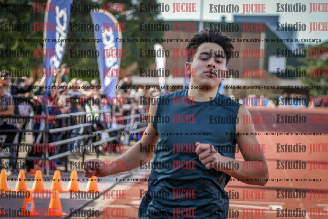Fotos de los 200 m llanos de varones - FINAL