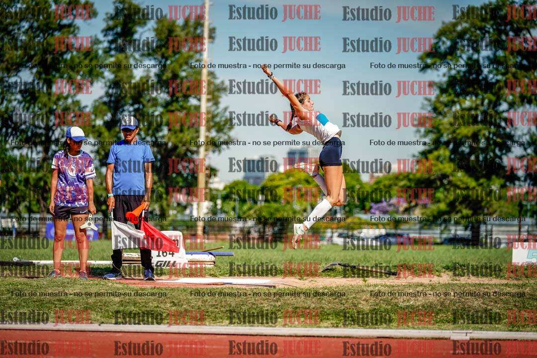 Fotos del salto en largo de mujeres