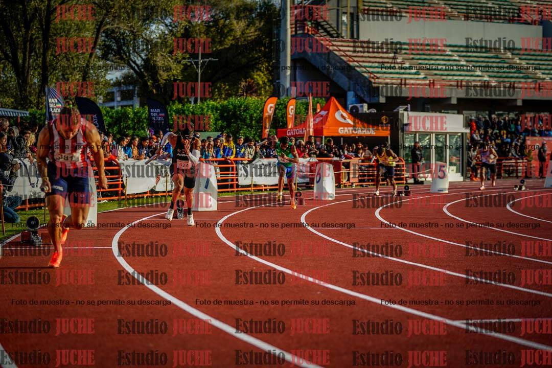 Fotos de los relevos 4x100 m de varones