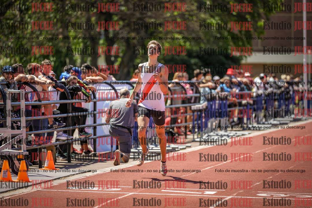 Fotos de los 400 m llanos de varones