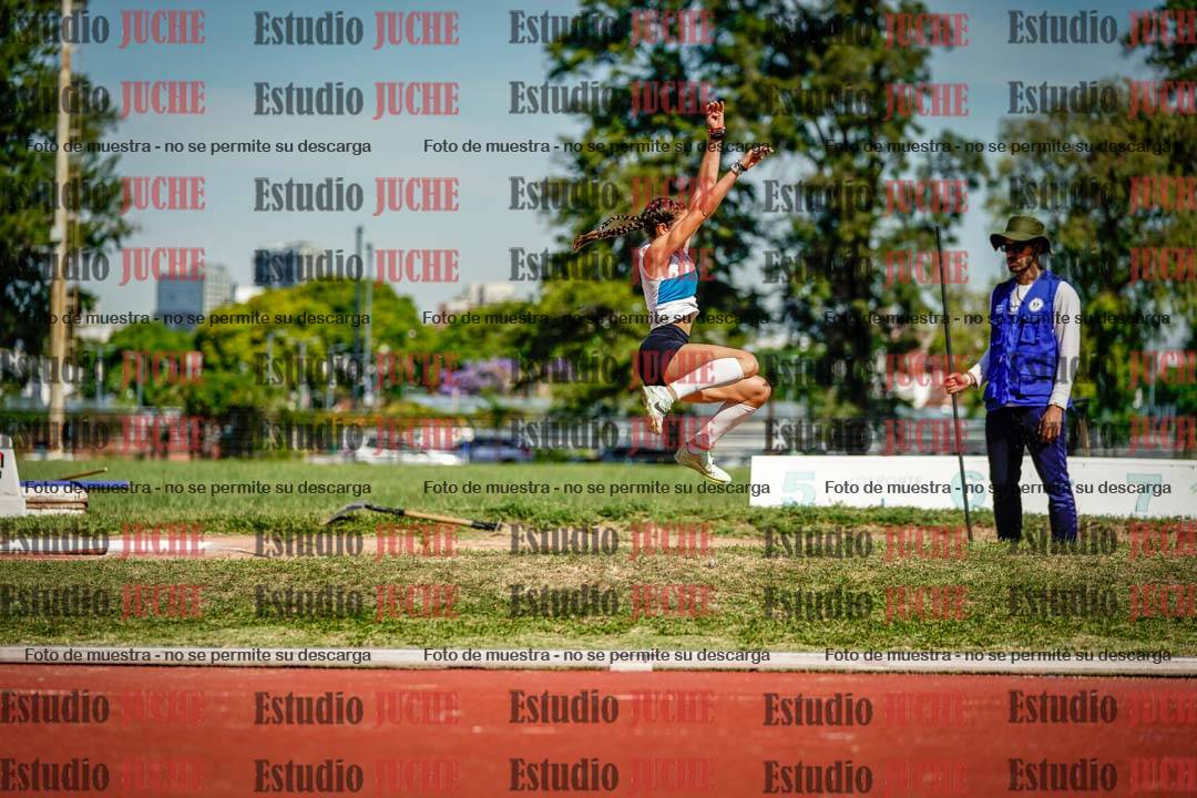 Fotos del salto en largo de mujeres