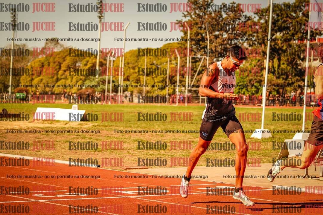 Fotos de los 800 m llanos de varones
