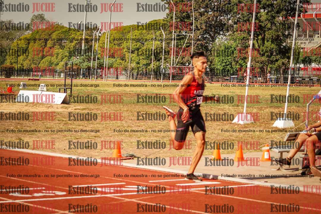 Fotos de los 800 m llanos de varones