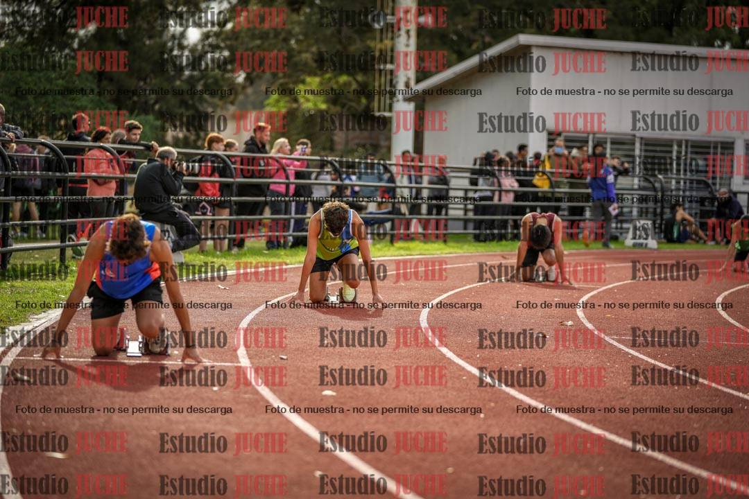 Fotos de los 400 m llanos de varones